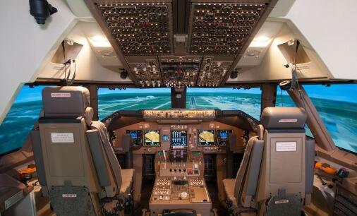 Neuer Full Flight-Cockpit-Simulator Boeing 747-8